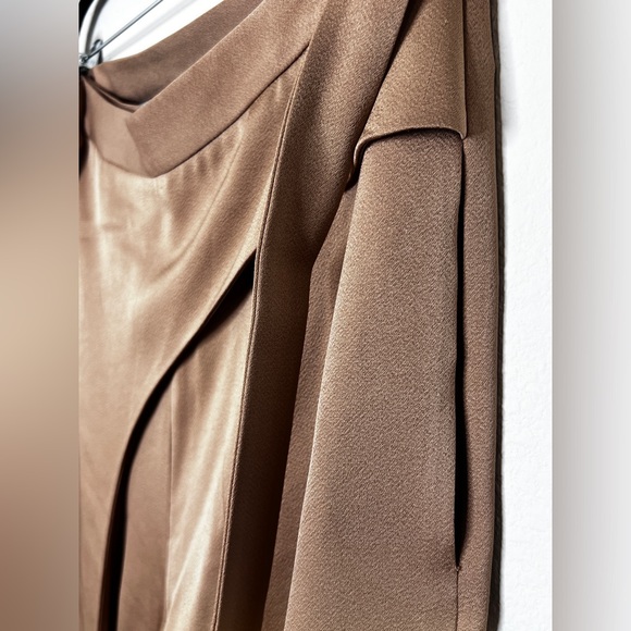 HALSTON Gold Asymmetrical Wide Leg Pants - Picture 3 of 13